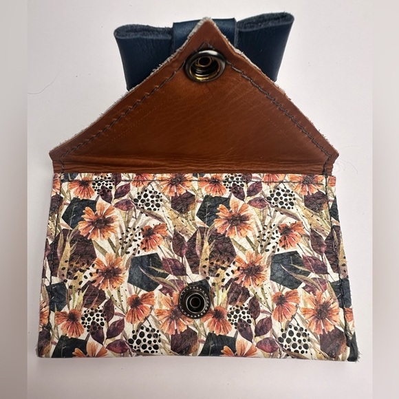 Wallet in Autumn Flowers by Sparklbands - Picture 3 of 3